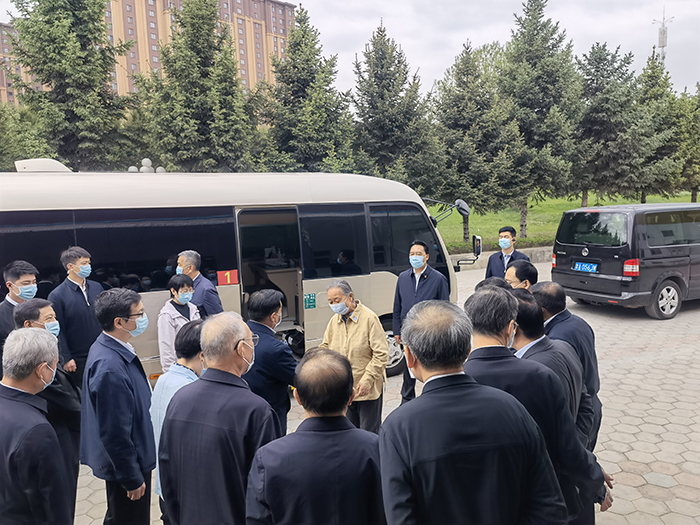 推动中医药事业生长振兴，，，，，天下人大常委会执法检查组莅临PG电子调研指导